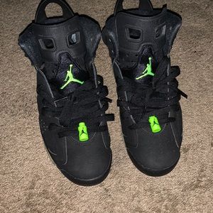 Electric green 6s size 8 mens. HAVE RECEIPT AND BOX. CAN SEND PICTURES